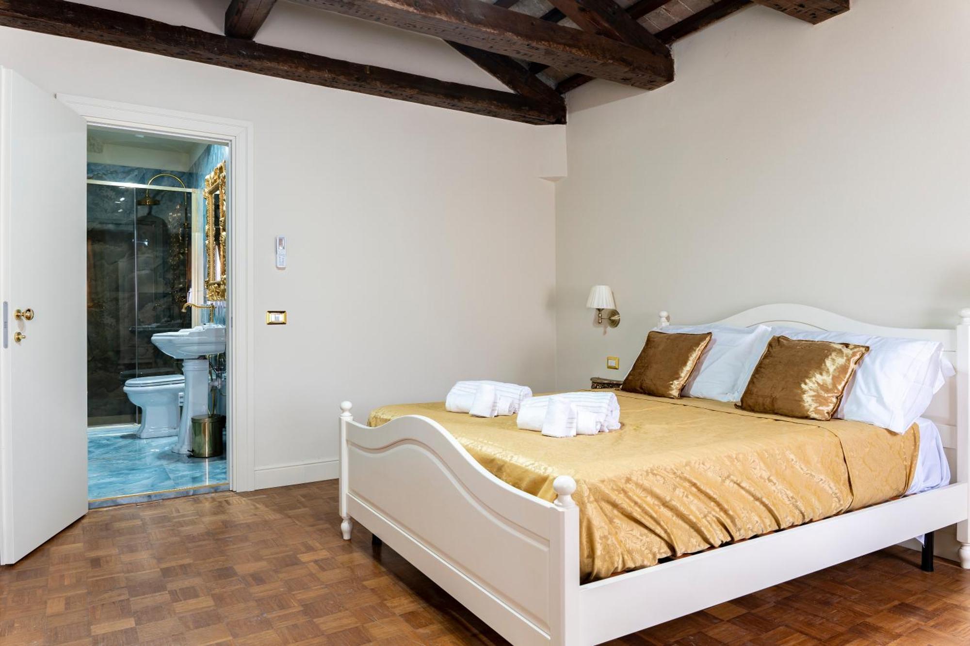 Palazzo Titti Rialto Suites Venice Exterior photo