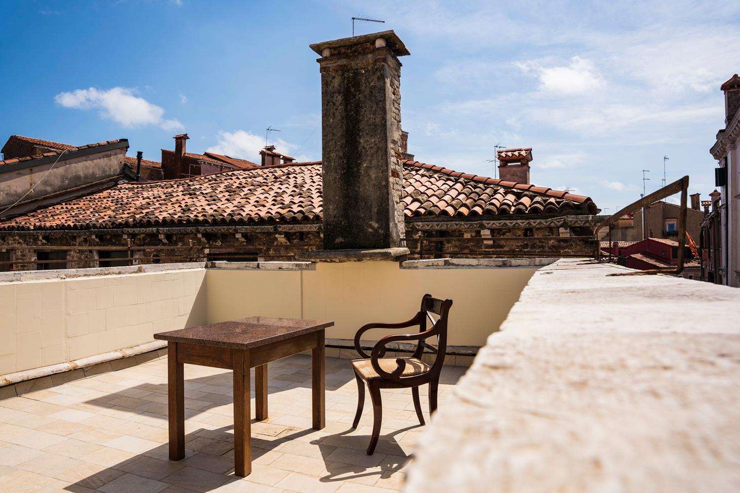 Palazzo Titti Rialto Suites Venice Exterior photo