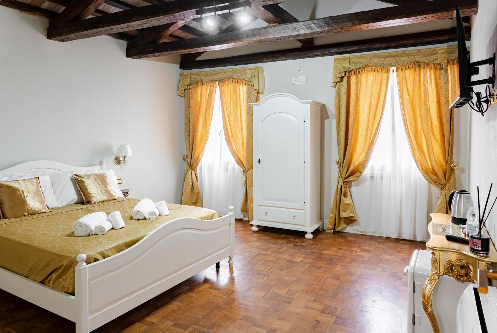Palazzo Titti Rialto Suites Venice Exterior photo