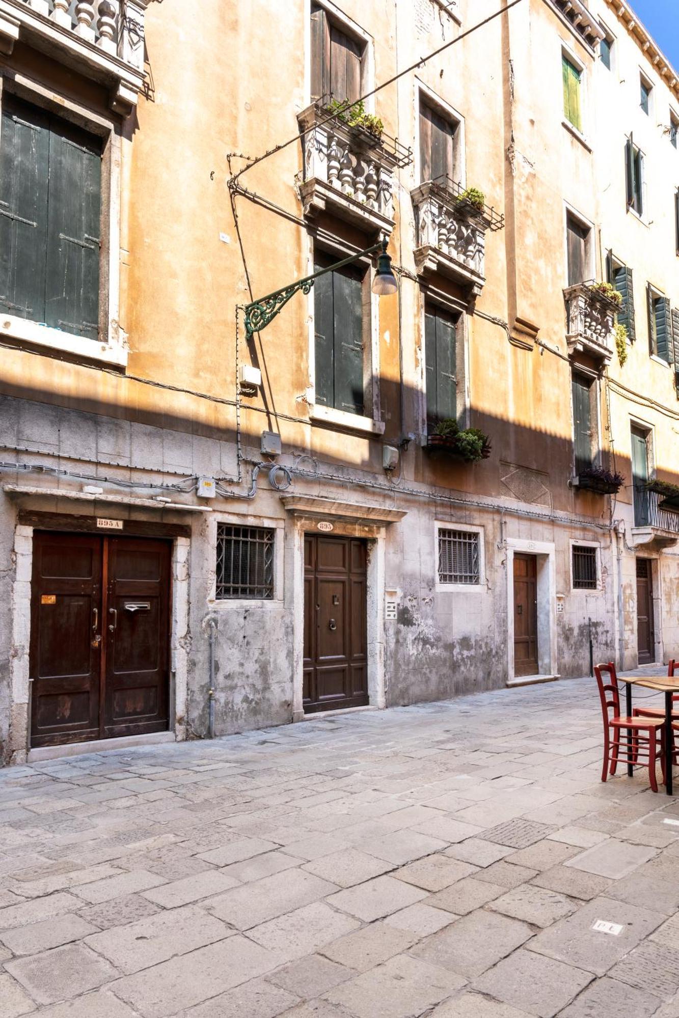 Palazzo Titti Rialto Suites Venice Exterior photo