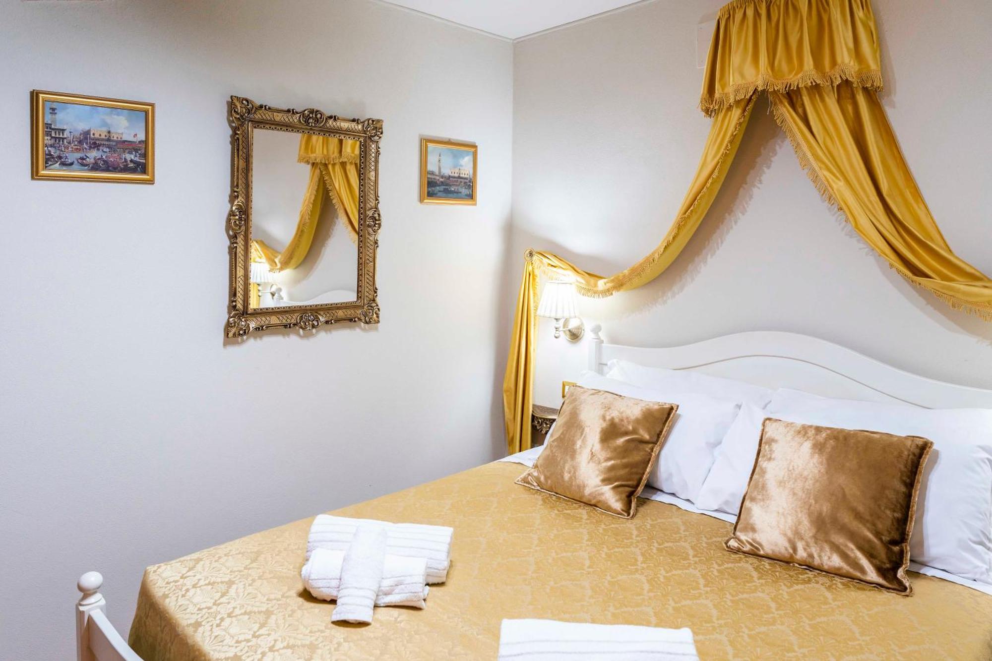 Palazzo Titti Rialto Suites Venice Exterior photo