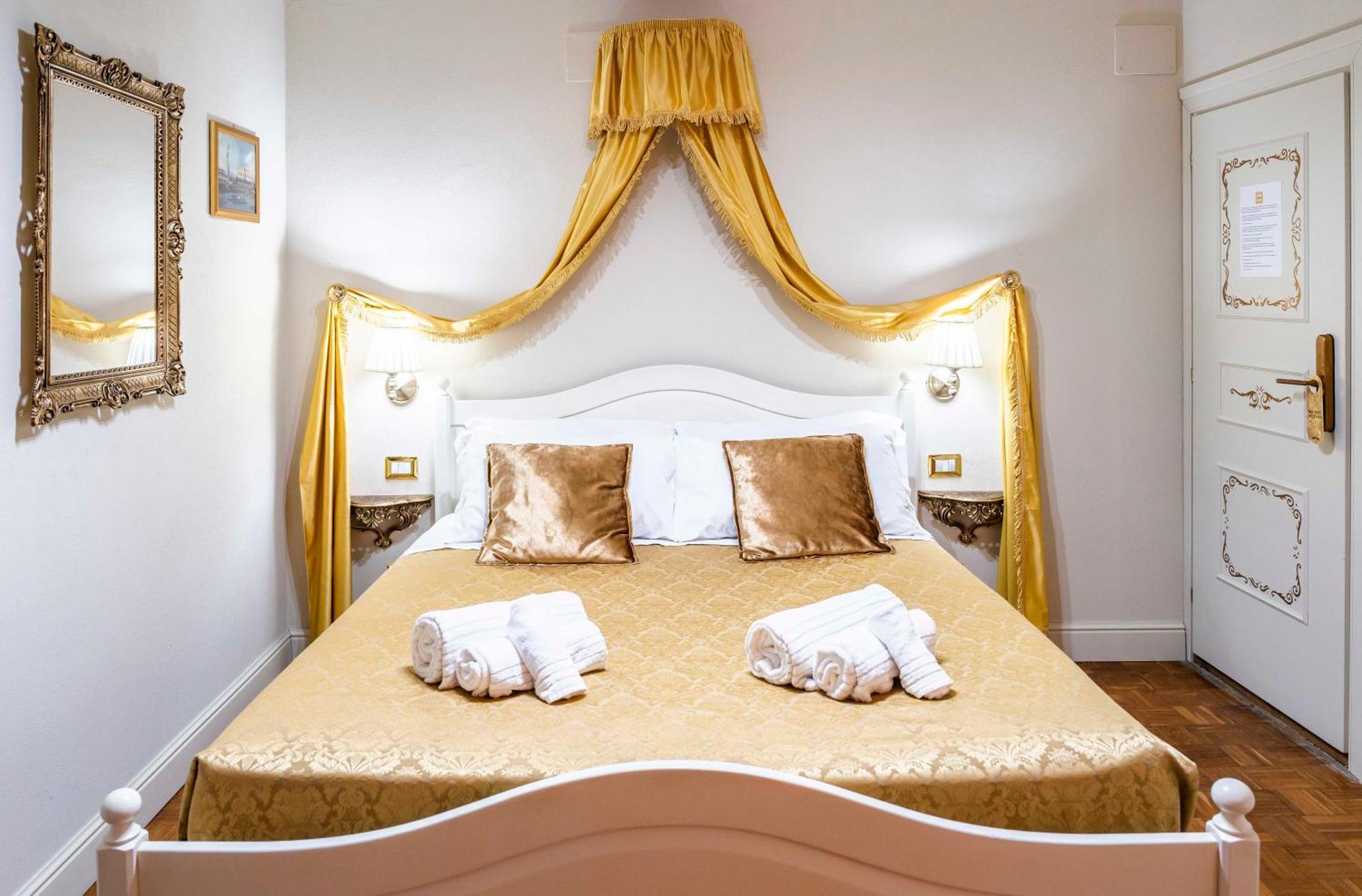 Palazzo Titti Rialto Suites Venice Exterior photo